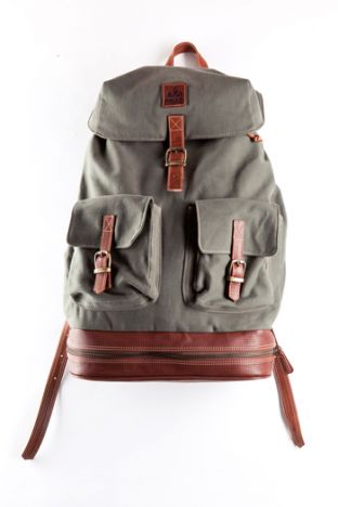 akindofguise-backpack2