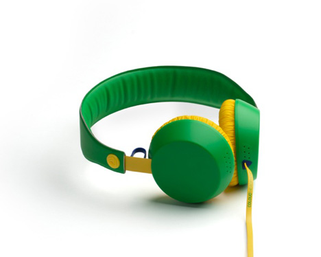 Coloud Headphones Brazil-lying