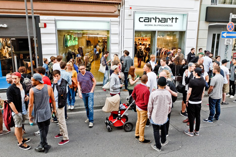 carhartt store cologne opening outside2
