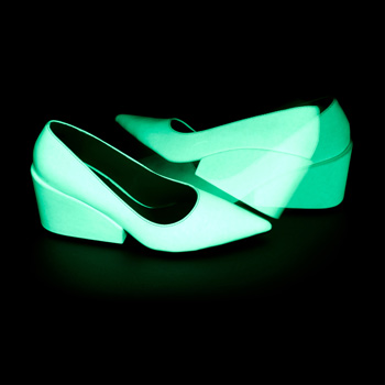 Cheap-monday glow-in-the-dark product cube-pump-glow2