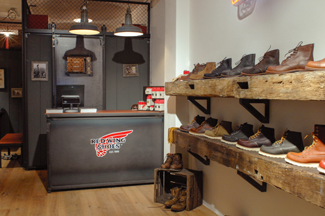red wing shoe